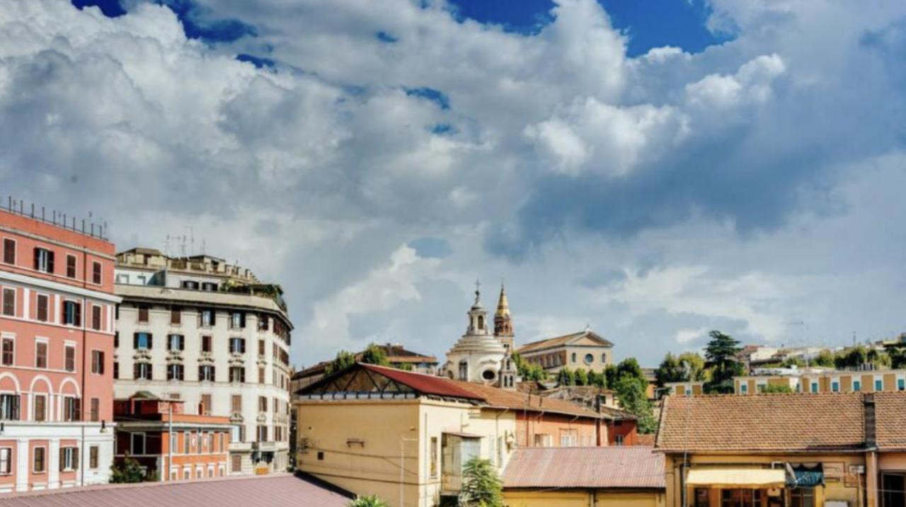 Sunny Flat In Elegant Building Close To Colosseum Rome Exterior photo